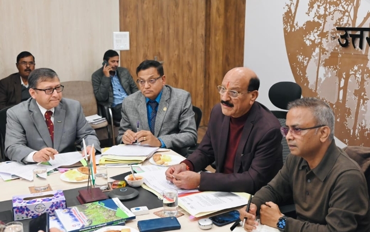  मा0 वन मंत्री सुबोध उनियाल ने की वन विभाग के कार्यों की समीक्षा