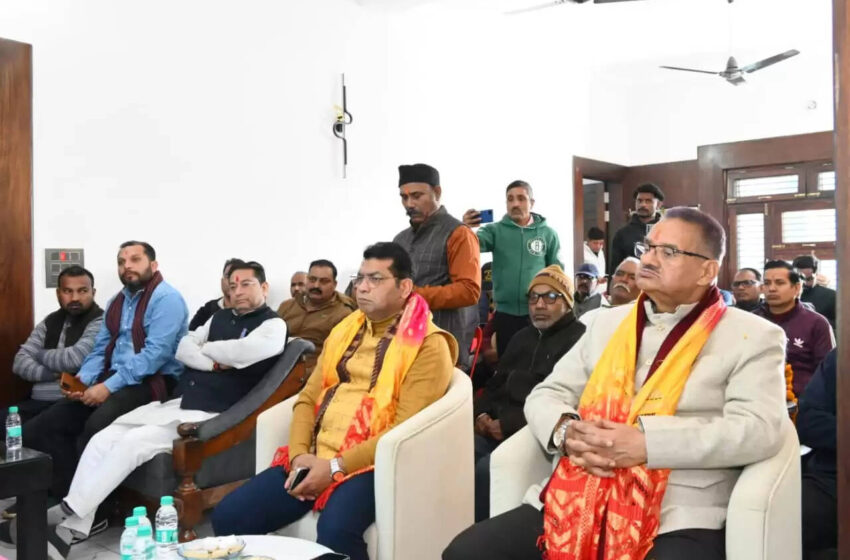  मंत्री के साथ लोगों ने सुनी ‘मन की बात’ का 130वां संस्करण