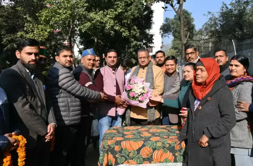  समान कार्य–समान वेतन पर उपनल कर्मचारी महासंघ ने मंत्री गणेश जोशी का किया अभिनंदन