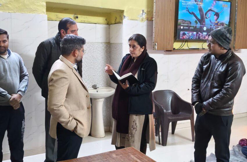  सीडीओ ने दिव्यांग बालक गृह का किया निरीक्षण, बालकों को वितरित किए गर्म ट्रैक सूट