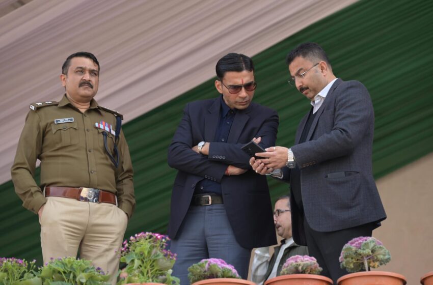  डीएम-एसएसपी ने कार्यक्रम स्थल का किया निरीक्षण