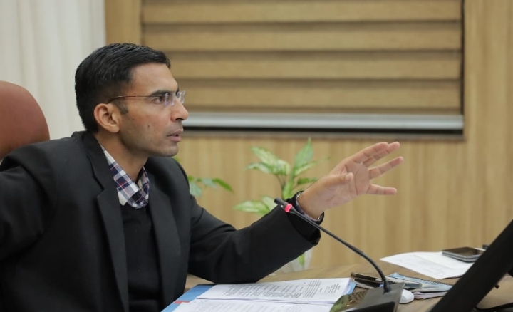  सीएम हेल्पलाइन मामलों में लापरवाही बर्दाश्त नहीं : डीएम