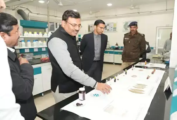  मुख्य सचिव ने स्किल हब सहसपुर का किया दाैरा, छात्राें की कम संख्या पर जताई नाराजगी