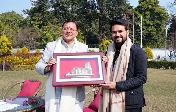  मुख्यमंत्री से पूर्व केंद्रीय मंत्री व सांसद अनुराग सिंह ठाकुर ने की शिष्टाचार भेंट