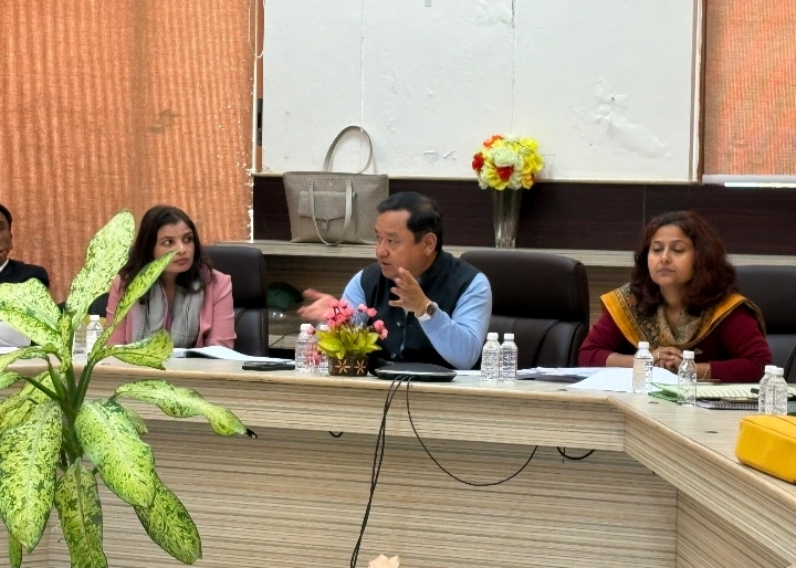  प्रत्येक जनपद पलायन रोकने तथा स्वरोजगार को बढावा देने हेतु वृहद रणनीति तैयार करें : गर्ब्याल