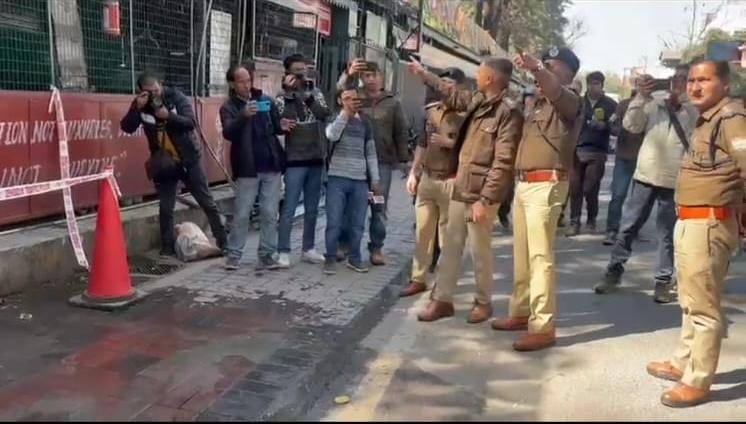  आईजी गढ़वाल ने घटनास्थल का किया निरीक्षण किया,शीघ्र गिरफ्तारी के दिए निर्देश
