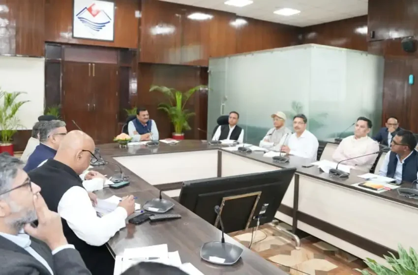  मुख्यमंत्री घोषणाओं के कार्यों को शीघ्र पूर्ण किया जाए : मुख्य सचिव