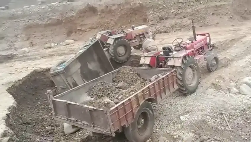  कोटद्वार में अवैध खनन पर प्रशासन की सख्ती, खोह नदी में पांच ट्रैक्टर-ट्रॉली सीज