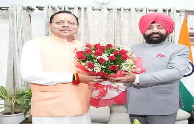  मुख्यमंत्री ने राज्यपाल से की शिष्टाचार भेंट, विकास कार्यों पर की चर्चा