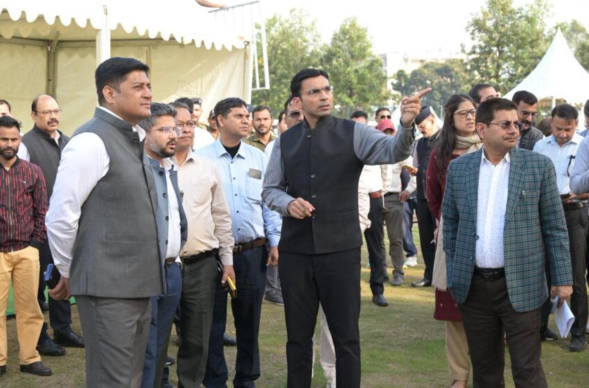  मुख्य समारोह को लेकर प्रशासन ने कसी कमर, आयुक्त, डीएम व एसएसपी ने परखी व्यवस्थाएं, समयबद्व तैयारियों के दिए निर्देश