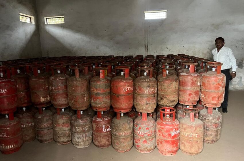  एलपीजी गैस की कालाबाजारी रोकने तथा शत्प्रतिशत् होमडिलिविरी सुनिश्चित करवाने के जिलाधिकारी सविन बसंल के निर्देशों के अनुपालन में जिले में क्षेत्रवार क्यूआरटी टीम गठित की गई