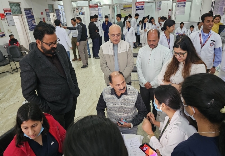  स्पर्श हिमालय विश्वविद्यालय में 250 से अधिक लोगों ने कराया निःशुल्क दंत परीक्षण