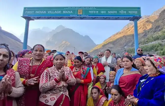  सीमांत गांव माणा पहुंचे सीएम, बोले-‘लखपति दीदी’ मॉडल से महिलाएं हुई सशक्त