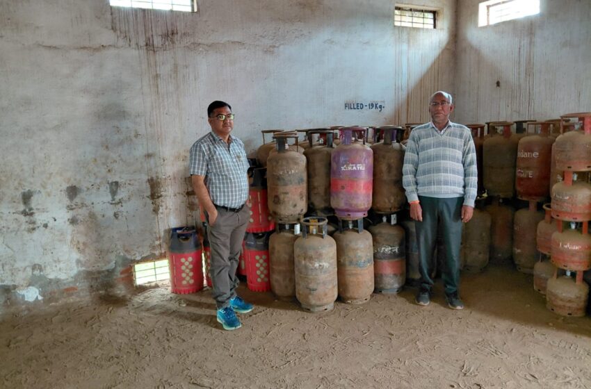  जिला प्रशासन की बड़ी कार्रवाई; मैसर्स हीरा गैस सर्विस के सभी 14 हजार गैस कनेक्शन निकटवर्ती गैस पर किए ट्रांसफर