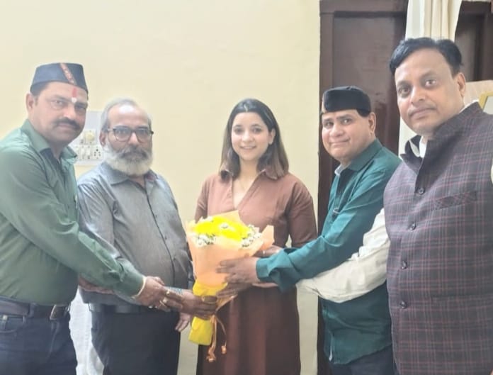  उत्तराखंड सामाजिक सम्मान सेवा ट्रस्ट ने जिला सूचना अधिकारी श्रीमती प्रियंका जोशी जी से की शिष्टाचार भेंट