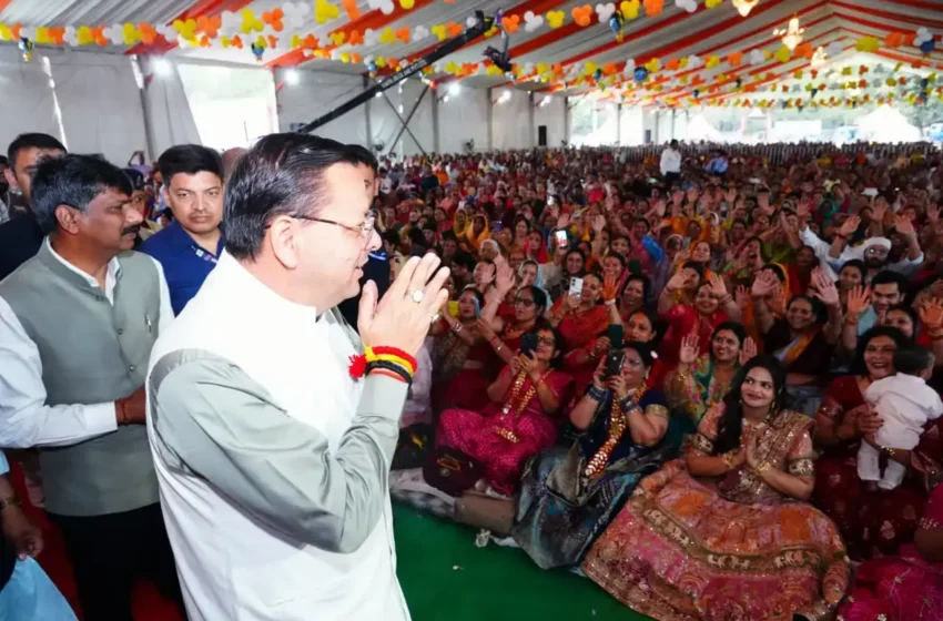  मुख्यमंत्री ने किया श्रीमद्भागवत कथा का श्रवण