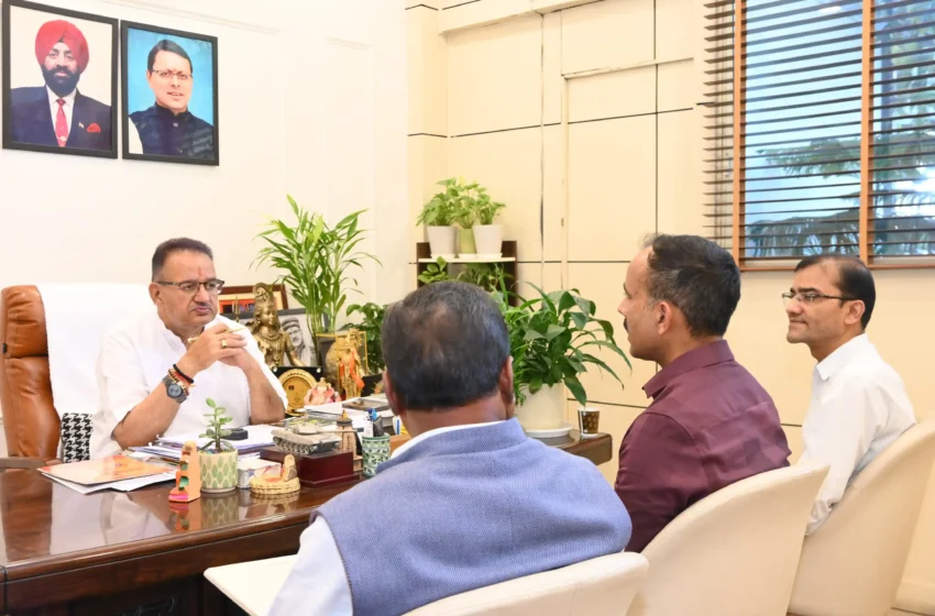  मंत्री ने की केंद्र व राज्य योजनाओं की समीक्षा