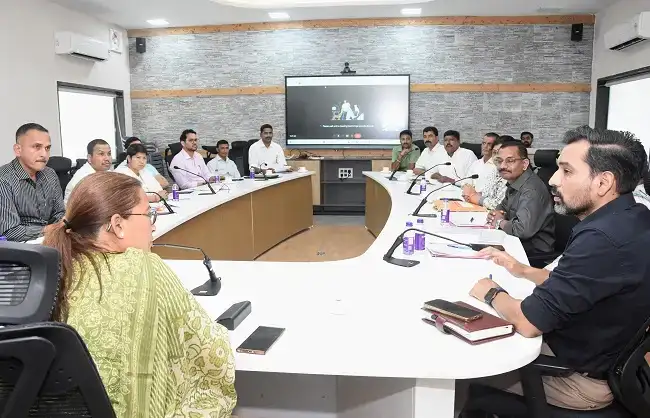  मंत्री से वार्ता के बाद पीआरडी स्वयंसेवकों का धरना खत्म