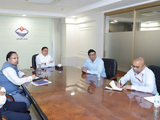  मुख्यमंत्री ने की भारत-नेपाल सीमा पर लैंड पोर्ट परियोजना की समीक्षा