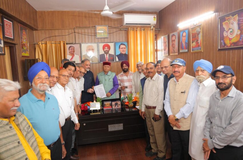  मंत्री खजानदास ने दिया वरिष्ठ नागरिक संगठन को समस्याओ के समाधान का आश्वासन