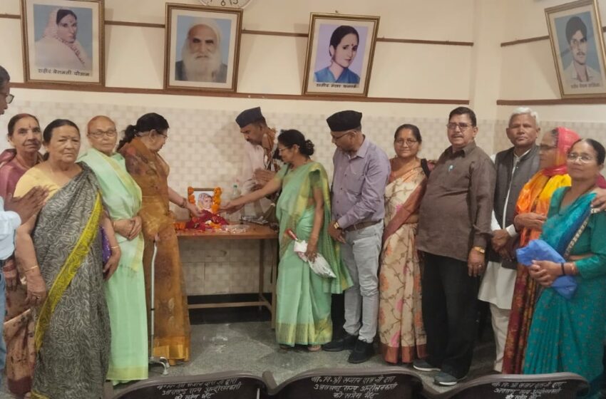  उत्तराखण्ड राज्य आंदोलनकारी मंच द्वारा आज सुबह शहीद स्मारक में वरिष्ठ राज्य आंदोलनकारी रही *स्वo कौशल्या डबराल जी की पुण्यतिथि पर श्रद्धांजलि सभा* आयोजित की गई