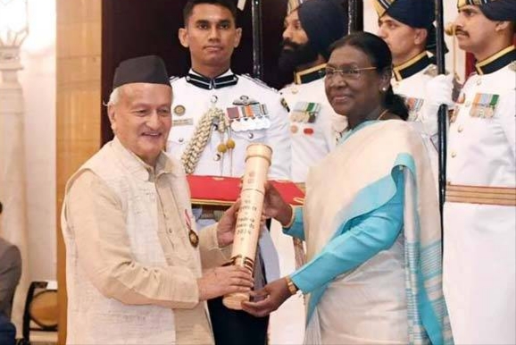  पूर्व मुख्यमंत्री भगत सिंह कोश्यारी पद्मभूषण से सम्मानित