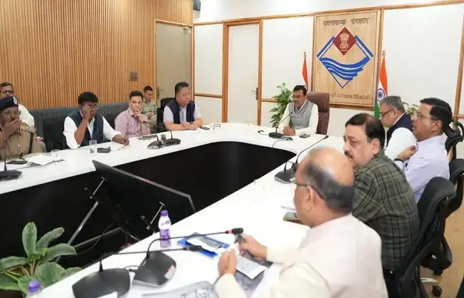  मानसून से पहले सड़कें हों गड्ढामुक्त, विभाग 24×7 अलर्ट मोड पर रहें : मुख्य सचिव