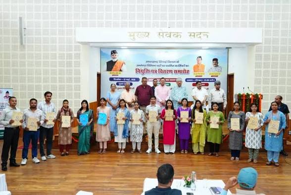  मुख्यमंत्री ने 483 युवाओं को बांटे नियुक्ति पत्र, बोले- पारदर्शी भर्ती प्रक्रिया से युवाओं का बढ़ा विश्वास