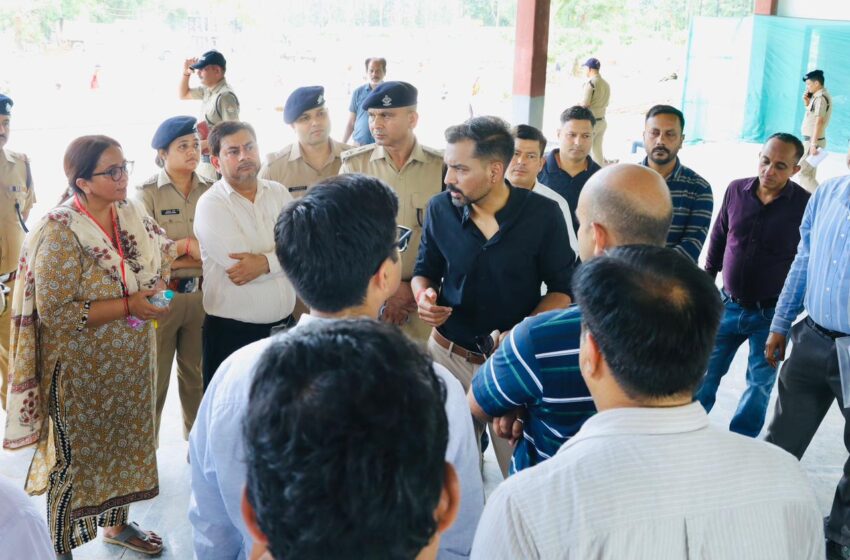  राष्ट्रपति दौरा : ग्राउंड जीरो पर उतरे डीएम, ‘आशियाना’ और ’निकेतन’ का स्थलीय निरीक्षण कर परखीं व्यवस्थाएं