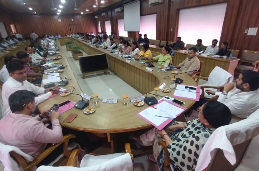  जिला पंचायत अध्यक्ष सुखविंदर कौर की अध्यक्षता में आज जिला पंचायत सभागार में जिला पंचायत बोर्ड की बैठक आयोजित की गई