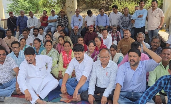  राम गाँव न्याय पंचायत की बैठक : पंचायत भूमि की नीलामी का सख्त विरोध, भूख हड़ताल की चेतावनी