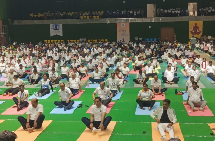  अन्तर्राष्ट्रीय योग दिवस : परेड ग्राउंड में योग से स्वास्थ्य का संदेश