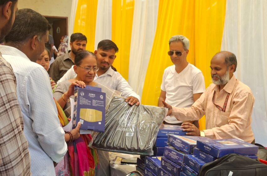  कैंट विधायक सविता कपूर ने बांटे सहायक उपकरण, 95 लोगों का हुआ स्वास्थ्य परीक्षण और 300 से अधिक को मिला पेंशन-ऋण योजनाओं का लाभ