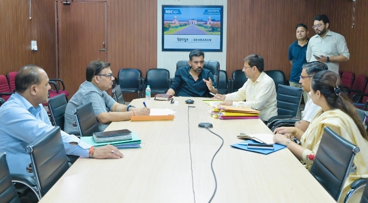  जनता भी व्यवस्था में बने सहभागी, समस्याओं की फोटो व लोकेशन डीआईपीआर देहरादून के फेसबुक/इंस्टाग्राम पेज पर करें टैग : डीएम