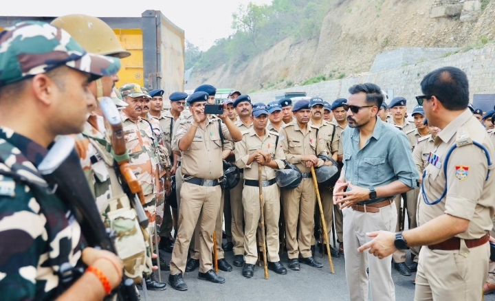  पांवटा साहिब सीमा पर स्थिति सामान्य, प्रशासन और निहंग समुदाय के बीच सकारात्मक वार्ता जारी
