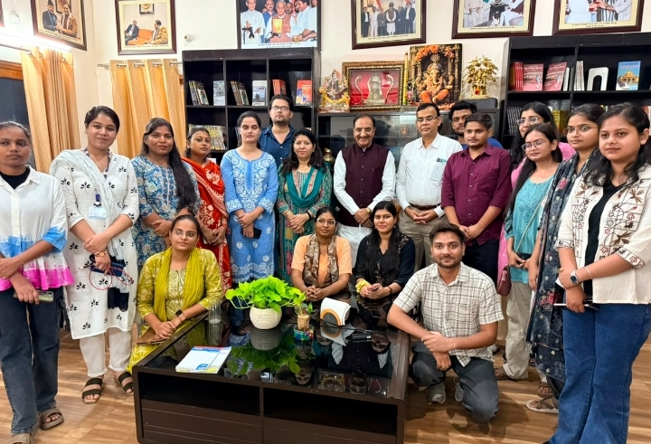  देश के पहले लेखक गांव में लखनऊ विश्वविद्यालय के एम.एड. विद्यार्थियों का शैक्षणिक भ्रमण कार्यक्रम