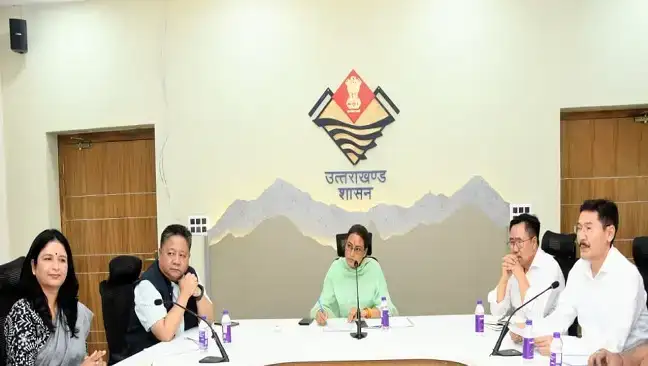  राशन कार्ड की आय सीमा में होगा संशोधन, विक्रेताओं का बकाया भुगतान एक सप्ताह में : रेखा आर्या