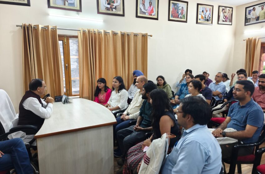 आईआईटी रुड़की के नेतृत्व में देशभर के शिक्षकों ने किया देश के पहले लेखक गांव का शैक्षणिक भ्रमण