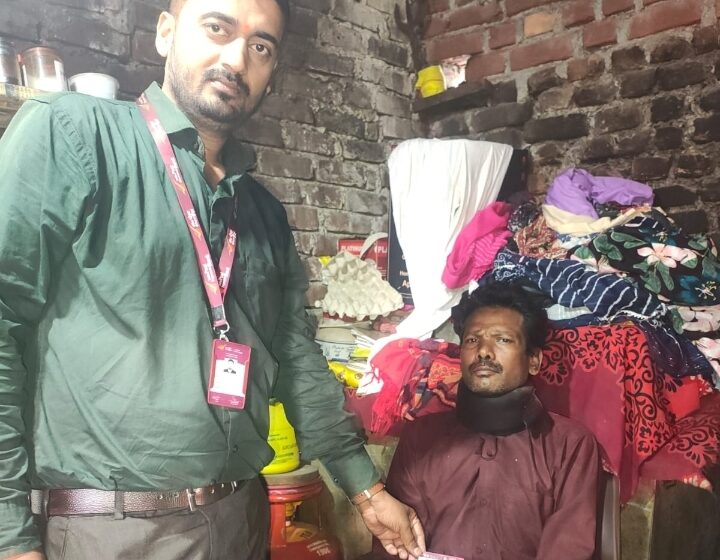  समाधान दिवस में मिला त्वरित न्याय, डीएम की संवेदनशीलता से दिव्यांग सुनील को मिली पेंशन, बैंक खाता और नई व्हीलचेयर