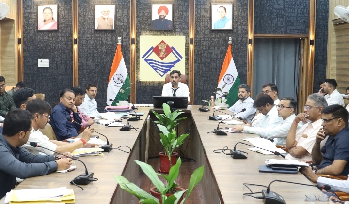  जिलाधिकारी डॉ. आशीष चौहान ने विभागीय कार्यों की समीक्षा कर दिए समयबद्ध एवं प्रभावी क्रियान्वयन के निर्देश
