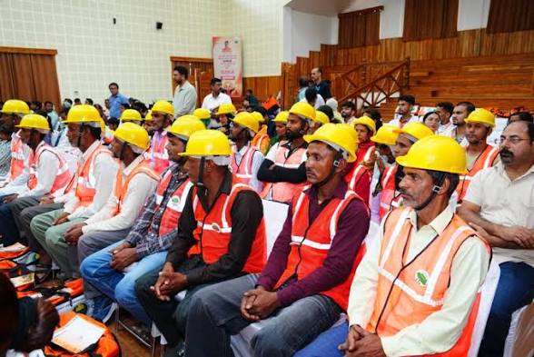  श्रमिक कल्याण के लिए सरकार प्रतिबद्ध : मुख्यमंत्री
