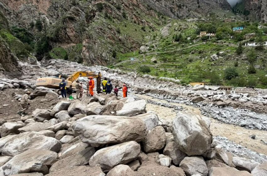  तमक नाले मे लापता बीआरओ के चालक पंकज की तलाश मे जुटी रेसक्यू टीमें