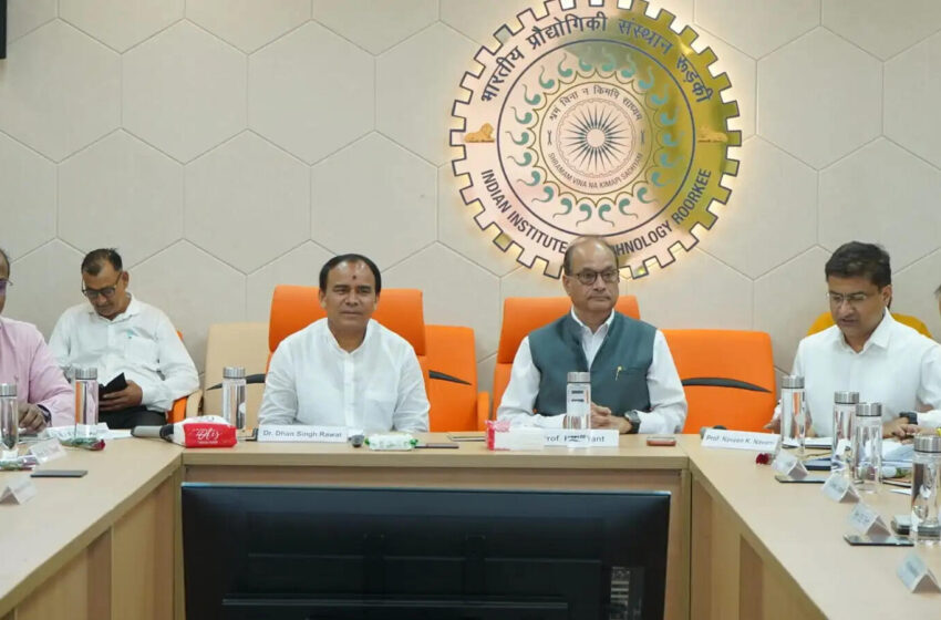  विश्वविद्यालय एनईपी-2020 के क्रियान्वयन के लिए समयबद्ध रोडमैप तैयार करें : धन सिंह रावत