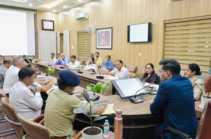  सड़क सुरक्षा में जनभागीदारी जरूरी, सभी विभाग करें समन्वित प्रयास : डीएम