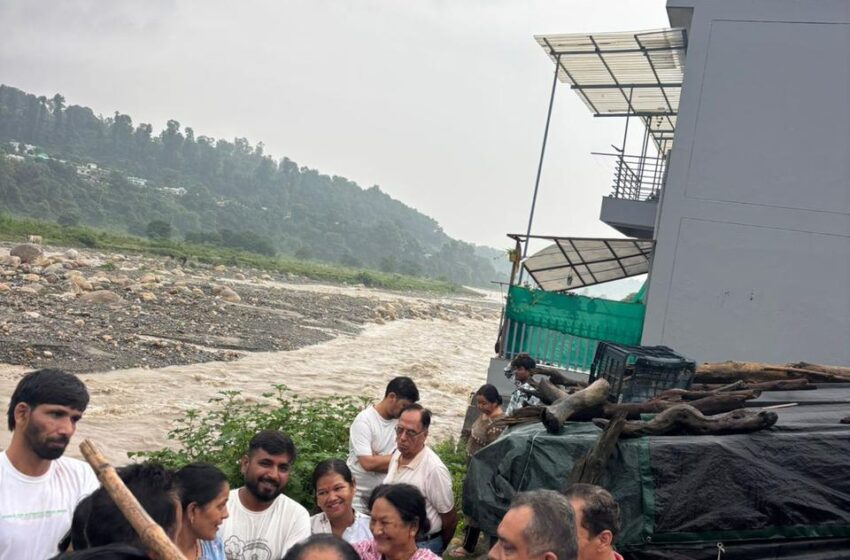  डीएम डॉ. आशीष चौहान ने दिए त्वरित कार्रवाई के निर्देश, संवेदनशील क्षेत्रों में अधिकारी सक्रिय