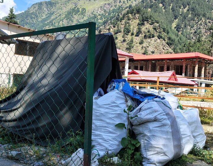  चारधाम यात्रा 2026 के पहले चार महीनों में चारों धामों में 10 लाख से अधिक कंटेनर वापस किए गए