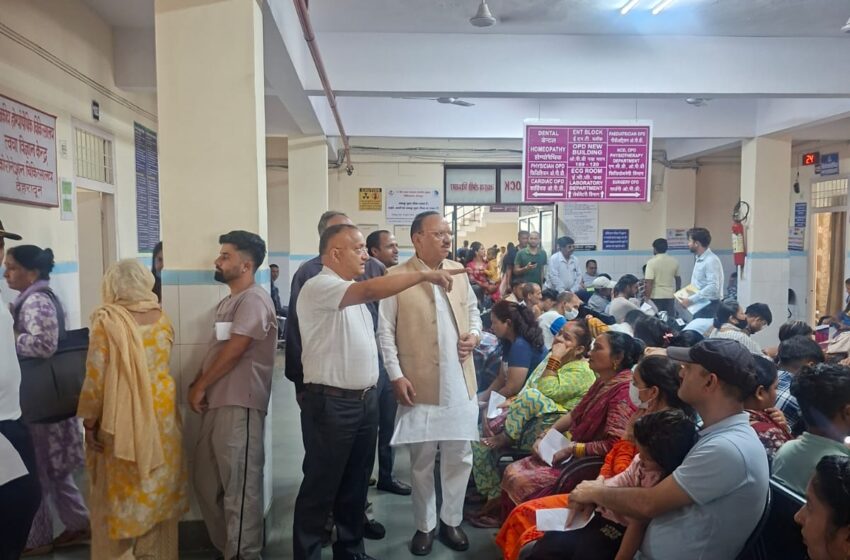  राज्यमंत्री श्री प्रताप पंवार ने जिला चिकित्सालय कोरोनेशन देहरादून का किया निरीक्षण