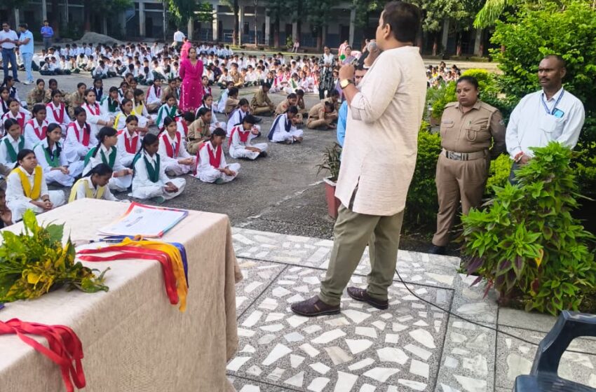  कैंप का नाम -बच्चों की सुरक्षा हेतु चाइल्ड हेल्पलाइन 1098 जागरूकता कार्यक्रम