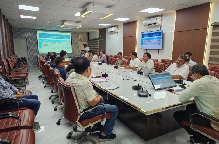  नौले-धारों और नदियों के पुनर्जीवन को लेकर डीएम ने दिए प्रभावी कार्ययोजना के निर्देश