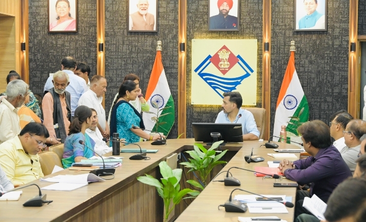  समाधान दिवस में 120 शिकायतें दर्ज, डीएम ने अधिकारियों को दिए त्वरित कार्रवाई के निर्देश